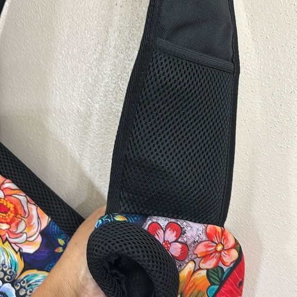 Vibrant Floral Pet Carrier with Black Accents - Picture 14 of 16